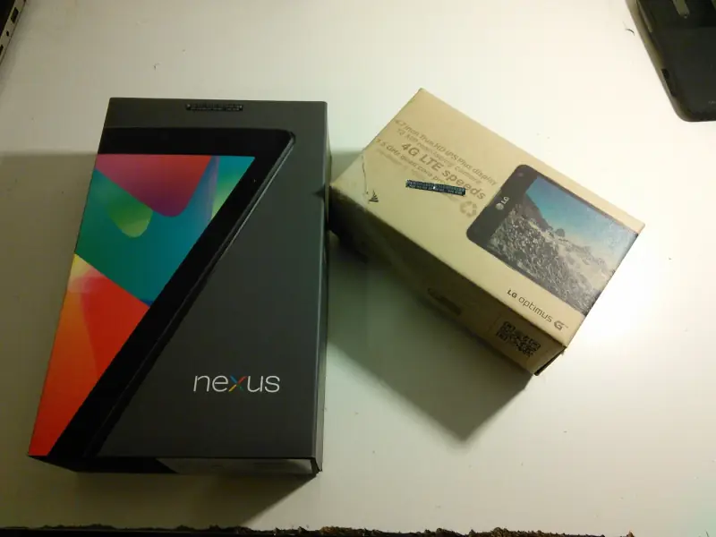 Nexus 5 unboxing.